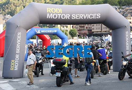 Segre · El Rodibook reúne a 1.200 motoristas y dona 10.000 € al Pirineo de Lleida